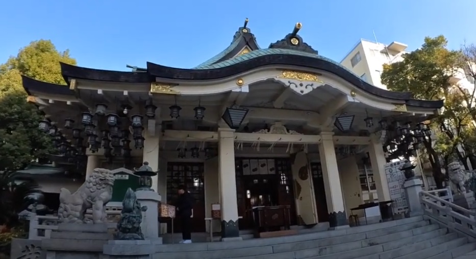 Namba Yasaka Jinja Shrine